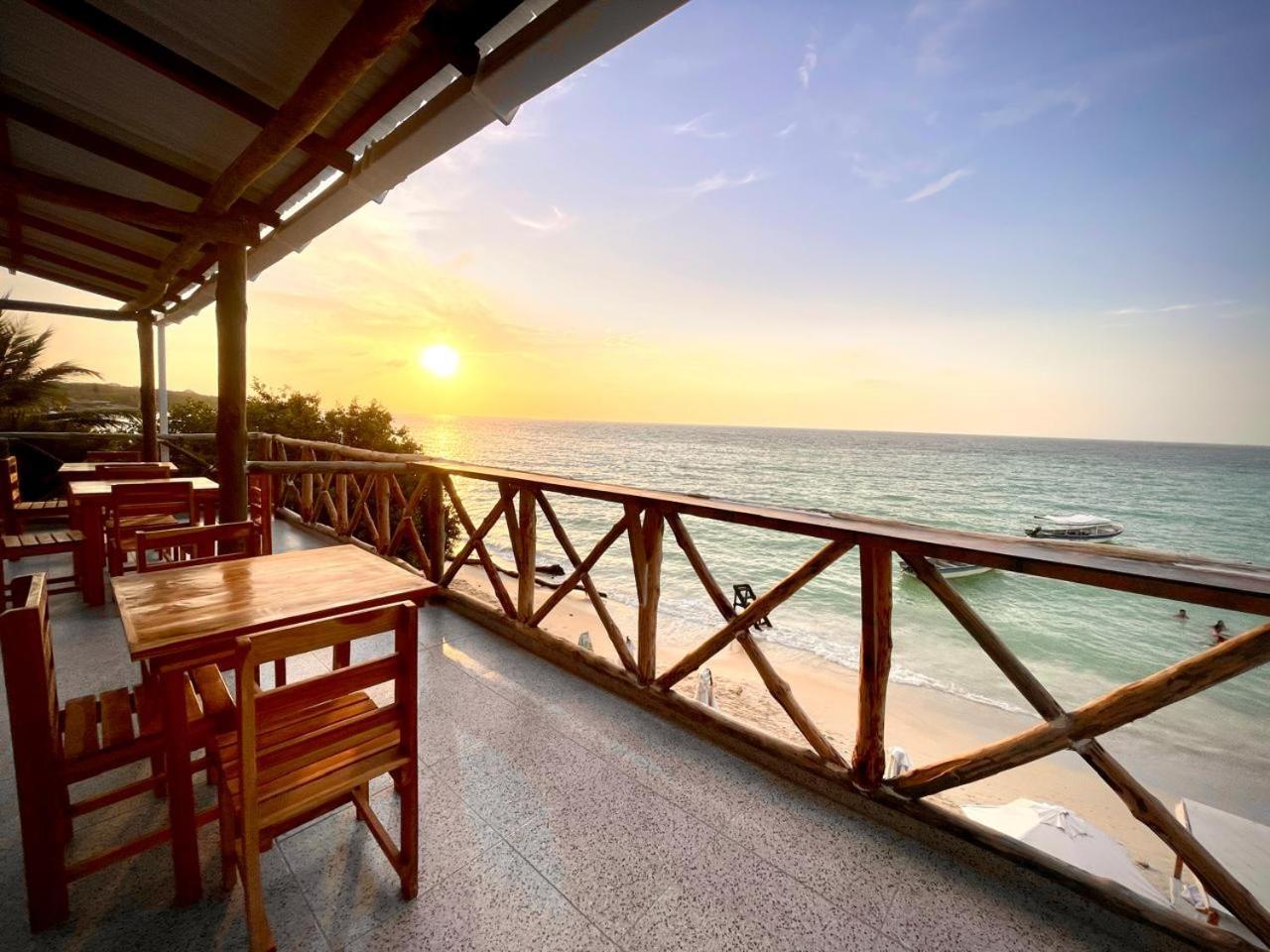 Mandala Beach Club Hotel Pendales Екстериор снимка